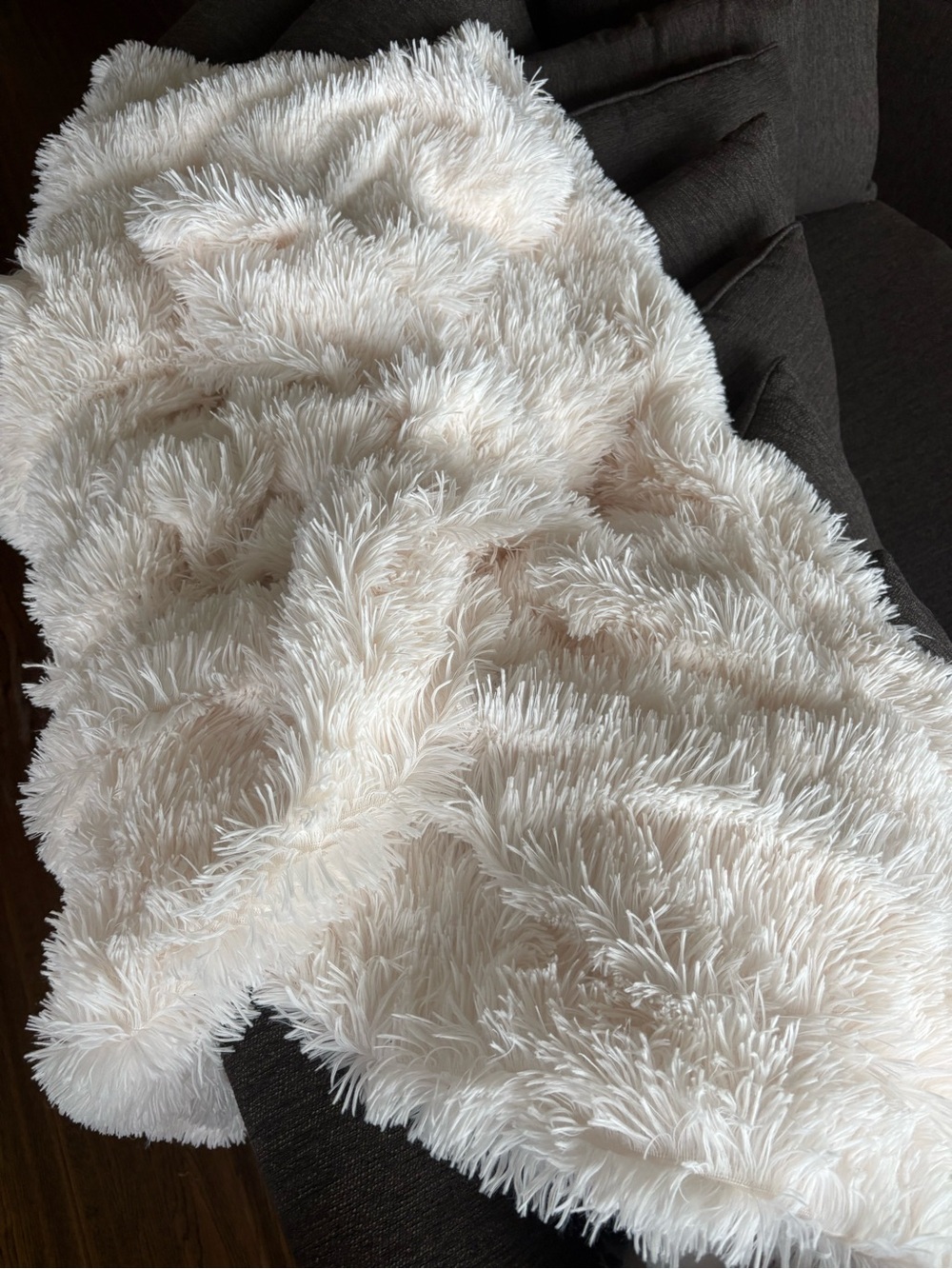 King or queen size, faux furr,cream coloured throw/blanket